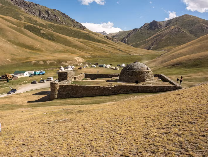 Những thanh kiếm như vậy cực kỳ hiếm không chỉ ở Kyrgyzstan mà còn trên khắp Trung Á. Ảnh: @Turmush.