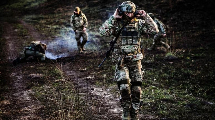 Hơn thế nữa, phía Nga cũng nhấn mạnh vai trò của các máy bay chiến đấu Su-34 thuộc Lực lượng Không quân - Vũ trụ, cho rằng các đợt không kích chính xác đã đánh trúng nhiều cụm bộ binh Ukraine, làm suy giảm đáng kể khả năng phản công của đối phương.