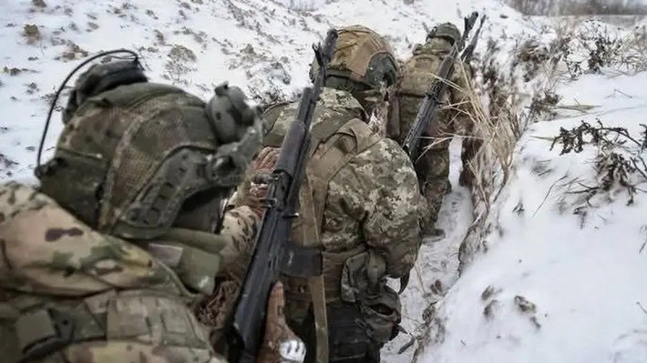 Ngày 21/1, cuộc phản công của Lực lượng Ukraine tại Donbass đang rơi vào thế sa lầy, khi các mũi tiến công không đạt được đột phá như kỳ vọng. Trong lúc đó, quân đội Nga tận dụng thời cơ đẩy mạnh phản công, liên tiếp mở rộng quyền kiểm soát tại các hướng chiến lược Dobropillya và Druzhkovka, khiến cục diện giao tranh tại Donbass, tiếp tục nghiêng theo hướng bất lợi cho Ukraine.