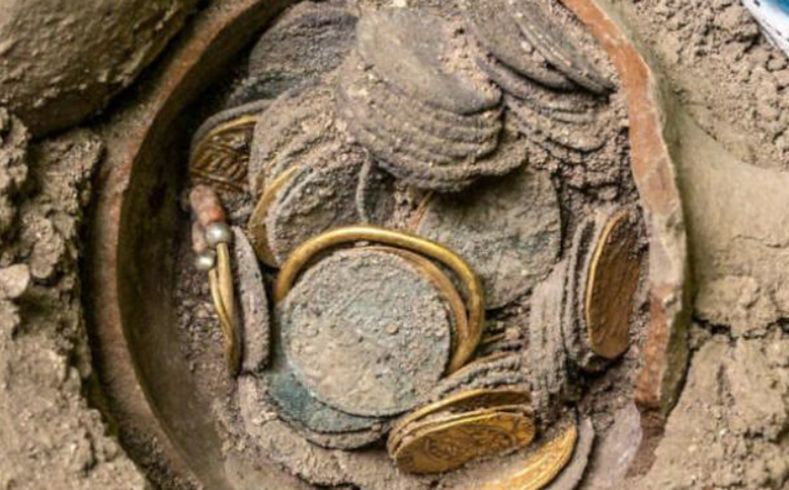 Và di sản trường tồn nhất của nó vẫn là phát minh ra tiền tệ: tại đây, người Lydia bắt đầu đúc tiền xu bằng hợp kim vàng và bạc (electrum), một hợp kim tự nhiên của vàng và bạc, mở ra một cuộc cách mạng kinh tế định hình thế giới cổ đại. Ảnh: @Đại học Wisconsin-Madison.