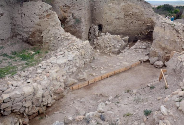 Cấu trúc nhà kiên cố và các khu vực sản xuất được tổ chức bài bản đã khiến nơi đây trở thành từng là một cộng đồng tiền sử có trình độ phát triển cao. Ảnh: @Bảo Tàng Quốc gia Bulgaria.