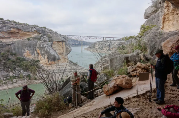 Ẩn mình trong những hẻm núi sâu hun hút ở Texas và miền bắc Mexico, những bức tranh tường cổ xưa giúp hé lộ một truyền thống nghệ thuật gần 6.000 năm tuổi đã tồn tại qua hàng thiên niên kỷ. Ảnh: @ScienceAdvances.