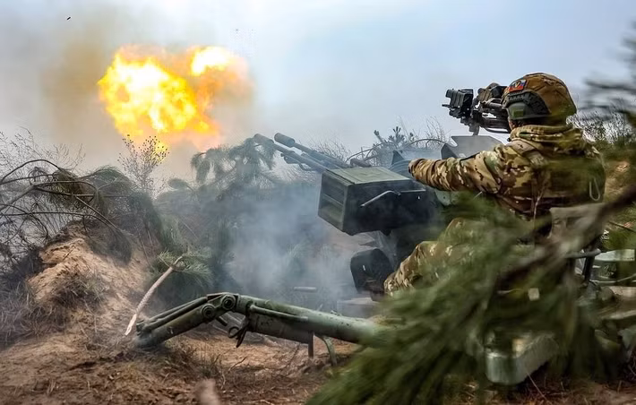 Nếu mũi tiến công vòng qua cửa sông Primorsky thành công, tuyến phòng thủ chủ lực của Lực lượng Vũ trang Ukraine bố trí phía sau khu vực này có nguy cơ bị vô hiệu hóa, khiến toàn bộ hệ thống công sự, trận địa và tuyến tiếp tế được chuẩn bị từ trước trở nên kém hiệu quả trước sức ép từ hướng không ngờ tới.