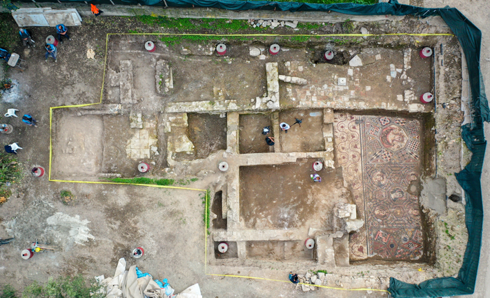 Đó là một bức tranh sàn khảm tinh xảo với vô số họa tiết, màu sắc và hình vẽ đa dạng, ước tính có niên đại từ thế kỷ thứ 3 Sau Công Nguyên. Ảnh: @Bảo tàng İznik.