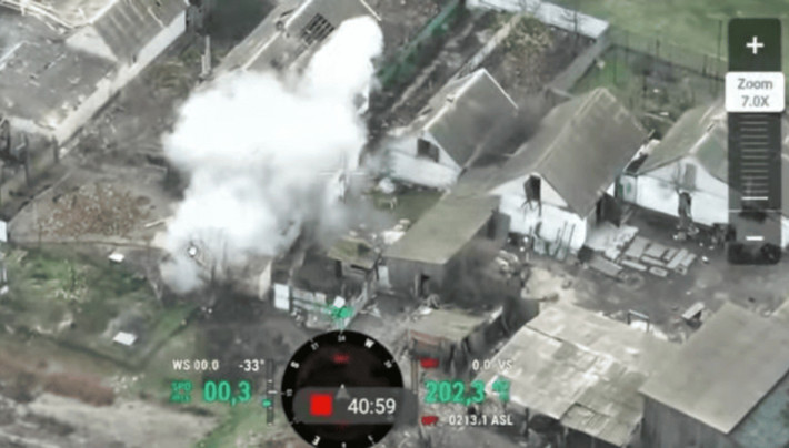 Trước diễn biến chiến sự căng thẳng tại miền Đông Ukraine, vào ngày 7/12, Lữ đoàn cơ giới độc lập số 67 đã giành lại quyền kiểm soát Tykhe vùng Dnipropetrovsk, sự kiện đã nhanh chóng thu hút sự chú ý của giới quan sát quốc tế. Đây không chỉ là một thắng lợi trên bản đồ, mà còn cho thấy bước chuyển động mới trong chiến dịch phản công của Kiev những tuần gần đây.