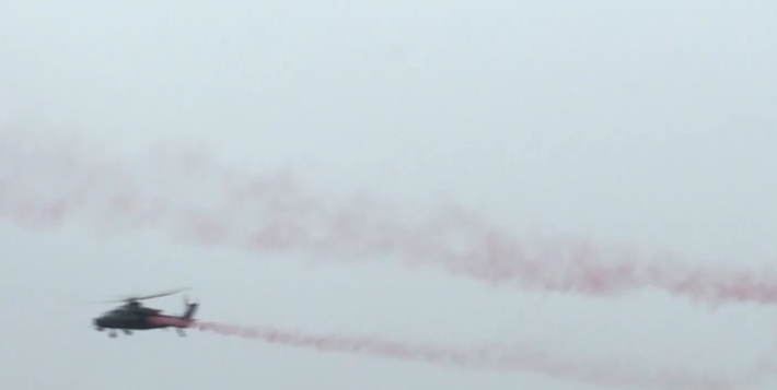 Hệ thống điều khiển fly-by-wire và công nghệ giảm rung chủ động đảm bảo sự ổn định khi bay, giúp bay mượt hơn, đồng thời giảm bớt sự mệt mỏi cho phi công. Ông Zhu Minfeng cũng lưu ý rằng, các hệ thống này cung cấp cho phi công khả năng kiểm soát nhạy bén, giúp họ thực hiện điều hướng ở độ cao thấp, và dễ dàng thực hiện các thao tác nhanh chóng ngay cả khi chịu tải nặng. Ảnh: @AVIC.