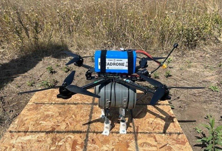 Các chuyên gia quân sự nhận định, chuỗi tấn công UAV liên tiếp cho thấy Kiev đang mở rộng “mặt trận trên không”, tận dụng UAV giá rẻ nhưng hiệu quả để xuyên thủng mạng lưới phòng không dày đặc của Nga. Với tầm hoạt động ngày càng xa, những UAV này buộc Moscow phải căng mỏng radar, tên lửa và lực lượng đánh chặn trên khắp lãnh thổ.