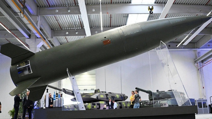 ATACMS được Mỹ cung cấp cho Ukraine từ năm 2023, nhưng Washington ban đầu chỉ cho phép sử dụng trên lãnh thổ Ukraine, bao gồm cả những khu vực đang bị Nga kiểm soát. Chỉ khi chiến sự leo thang, Kiev mới được mở rộng quyền sử dụng vũ khí tầm xa để tấn công vào lãnh thổ Nga.