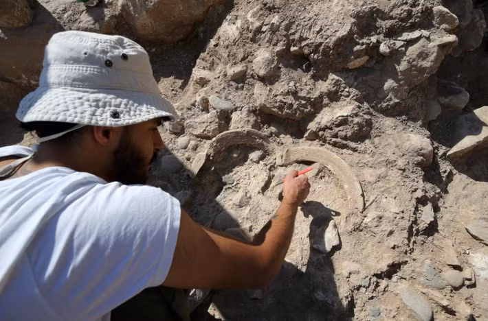 Công trình này có những đặc điểm mà các chuyên gia tin rằng, nó có liên quan đến đức tin, thông qua các đặc điểm kiến ​​trúc lẫn những thứ được phát hiện bên trong tàn tích. Ảnh: @Bảo tàng Mardin.