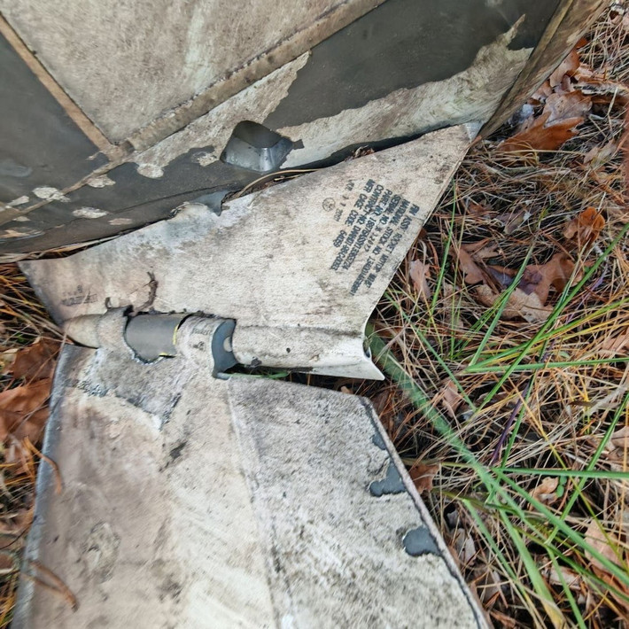 Tuy nhiên, dù bị đánh chặn nhưng các mảnh vỡ từ tên lửa vẫn gây ra thiệt hại trên mặt đất. Moscow cho biết mái của một viện dưỡng lão, một trại trẻ mồ côi và một ngôi nhà dân bị hư hại sau khi các mảnh kim loại rơi xuống. May mắn không có thương vong hay người bị thương được ghi nhận.