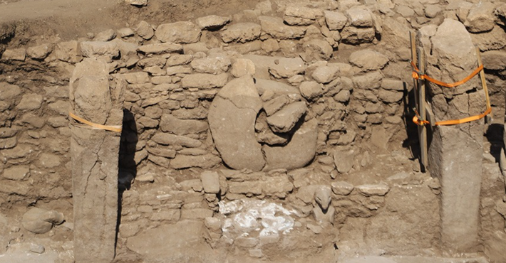 Thậm chí, có nhiều khối đá dạng tượng người được trang trí quanh khu vực. Ảnh: @Bộ Văn hóa và Du lịch Thổ Nhĩ Kỳ.