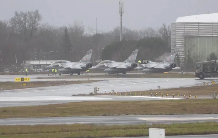 Mới đây, Lực lượng Không quân Indonesia (TNI AU) đã chính thức tiếp nhận 3 chiếc máy bay chiến đấu Rafale F4 đầu tiên từ Pháp. Ảnh: @ELMObrokenWings.