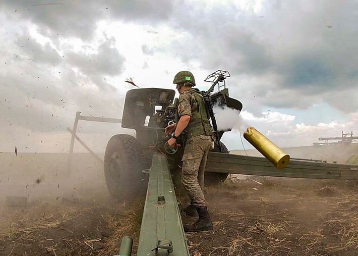 Tốc độ tiến công gia tăng, khiến một số nhà quan sát phương Tây lo ngại, về khả năng Nga mở rộng chiến dịch sang phía nam Zaporizhzhia, tiến gần hơn tới Melitopol - điểm trọng yếu nối Donetsk với bán đảo Crimea. Nếu điều này xảy ra, toàn bộ phòng tuyến phía nam của Ukraine có thể bị đe dọa nghiêm trọng.