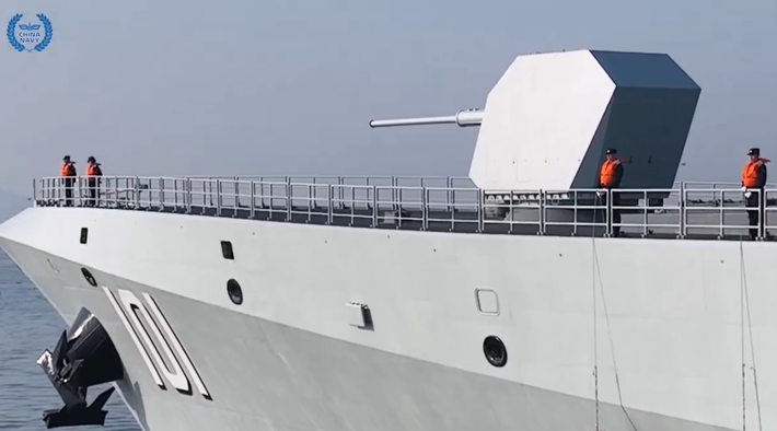 Tàu khu trục Type 055 có khả năng mang theo lượng trang thiết bị đáng kể và hoạt động trên biển trong thời gian dài hơn so với thế hệ tàu khu trục trước đó. Ảnh: @China_Navy.