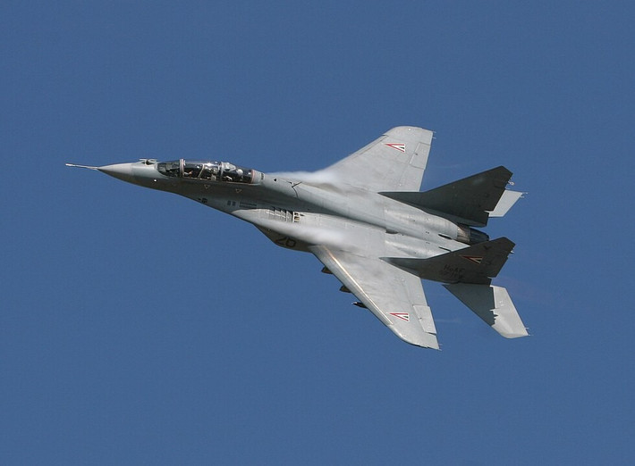 Đối với Ukraine, nhu cầu bổ sung MiG-29 đang trở nên cấp bách. Kiev bước vào chiến sự với khoảng 50 chiếc, nhưng theo dữ liệu xác nhận bằng hình ảnh của Oryx, ít nhất 33 máy bay đã bị phá hủy. Tổn thất ở dòng Su-27 còn nghiêm trọng hơn, trong khi loại này gần như không có nguồn thay thế.