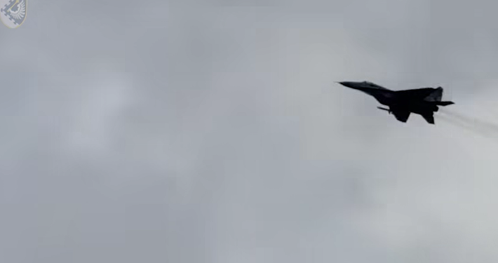 Những hệ thống tên lửa như vậy là chìa khóa để vô hiệu hóa các bệ phóng phòng không S-300 và S-400 của Nga, vốn vẫn là một trong những vũ khí mạnh nhất của Moscow chống lại máy bay Ukraine. Ảnh: @Bộ Tư lệnh Không quân phía Tây Ukraine.