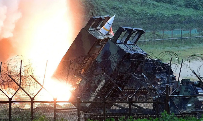 Đây không phải lần đầu Ukraine sử dụng ATACMS để tấn công các khu vực do Nga kiểm soát. Hồi tháng 1 năm nay, Kiev đã phóng sáu tên lửa ATACMS vào vùng Belgorod, gây ra nhiều tranh cãi về khả năng chiến sự lan rộng sang các địa bàn xa hơn.