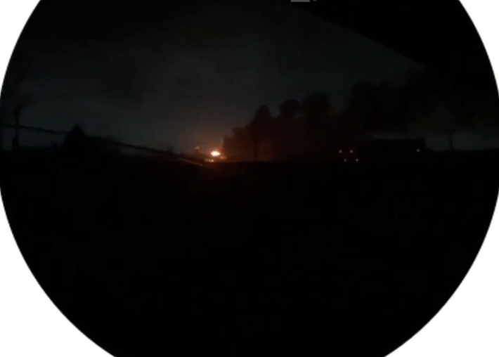 Gần đây, Lực lượng Vũ trang Ukraine đã tấn công Công ty Máy bay PJSC Beriev tại Taganrog, Nga. Máy bay không người lái có thể đã được sử dụng để thực hiện vụ tấn công tinh vi này. Ảnh: @жозефина бонапард.