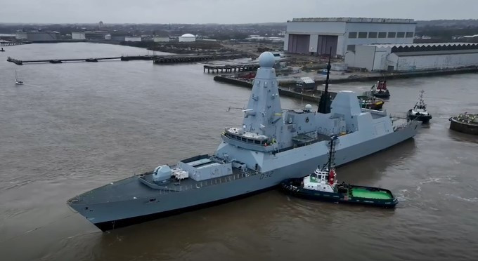 Đây không phải trường hợp cá biệt. Cả sáu tàu Type 45 từng là niềm kiêu hãnh của Anh, giờ trở thành gánh nặng, khi chỉ có từ 1 đến 2 chiếc hoạt động. Giai đoạn 2021, toàn bộ hạm đội gần như “tê liệt” khi HMS Diamond - chiến hạm được giao nhiệm vụ hộ tống nhóm tác chiến tàu sân bay tới châu Á, phải quay đầu vì trục trặc động cơ.