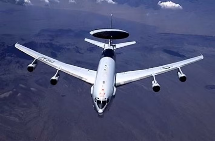NATO hiện vận hành 17 máy bay E-3, với kíp bay luân phiên từ nhiều quốc gia thành viên.