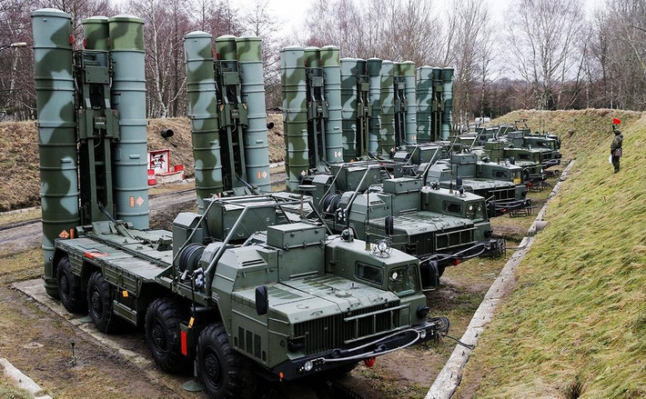 Theo tiết lộ của tờ Hindustan Times, chính phủ Ấn Độ đã phê duyệt chủ trương phân bổ ngân sách để mua thêm 5 tổ hợp S-400, động thái được đánh giá là nhằm củng cố sức mạnh phòng không chiến lược trong bối cảnh căng thẳng khu vực leo thang và cán cân quân sự ở châu Á - Thái Bình Dương đang có nhiều biến động.