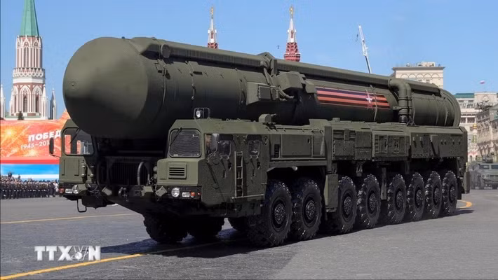 Giới phân tích nhận định, việc Nga đưa Oreshnik vào sử dụng thường xuyên sẽ làm cục diện xung đột trở nên phức tạp hơn, khi loại tên lửa này lấp khoảng trống giữa các đòn tấn công thông thường tầm xa và năng lực răn đe chiến lược, đồng thời làm gia tăng nguy cơ leo thang khó kiểm soát trong cuộc xung đột Nga - Ukraine.