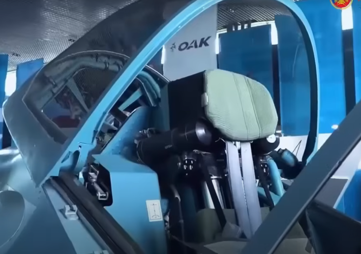Máy bay Su-57M1 này dự kiến cũng sẽ được trang bị trí tuệ nhân tạo (AI), hệ thống ngắm bắn gắn trên mũ bay mới và cùng các vũ khí thế hệ mới. Ảnh: @Next-Generation Future.