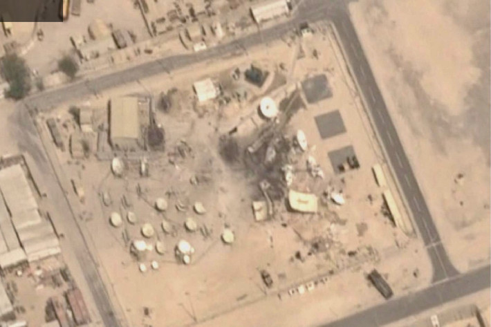 Ban đầu, các quan chức Mỹ tuyên bố hệ thống Patriot của Lục quân Mỹ và Không quân Qatar đã đánh chặn thành công phần lớn các tên lửa. Tuy nhiên, các hình ảnh vệ tinh sau đó cho thấy một mái vòm chứa thiết bị liên lạc tại căn cứ đã bị phá hủy, buộc Lầu Năm Góc phải thừa nhận rằng hệ thống phòng thủ không hoàn toàn thành công.