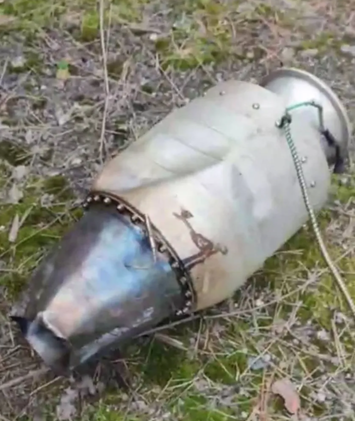 Trong phát hiện mới nhất, động cơ Swiwin SW800Pro-Y được tích hợp vào quả bom lượn UMPB-5R của Nga. Động cơ này được tìm thấy trong số những gì còn sót lại của một quả bom rơi xuống lãnh thổ Ukraine. Ảnh: @united24media.