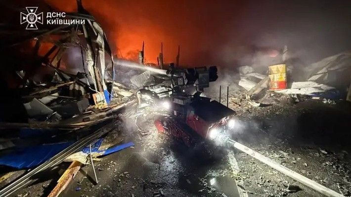 Đây là một trong những đợt tập kích mạnh nhất nhiều tháng qua. Việc phối hợp UAV giá rẻ với tên lửa siêu thanh tạo áp lực đa tầng, bào mòn phòng không Ukraine và báo hiệu giai đoạn leo thang mới của chiến tranh tầm xa.