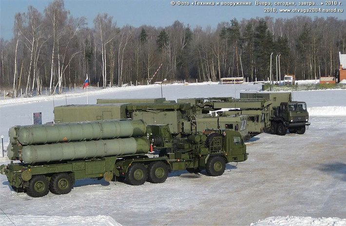 Tổ hợp phòng không tầm trung Raad do Iran phát triển nội địa. Hệ thống này được thiết kế để lấp khoảng trống giữa các lớp phòng không tầm xa và tầm ngắn.