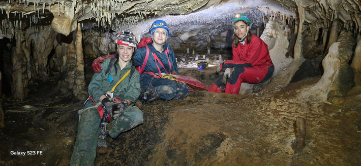 Phát hiện này cho thấy người tiền sử đã sinh sống và săn bắn trong hang động này từ rất lâu trước khi người Neanderthal xuất hiện. Phát hiện này bổ sung thêm bằng chứng ngày càng tăng về hoạt động của người tiền sử trong khu vực. Ảnh: @monaoryat9.