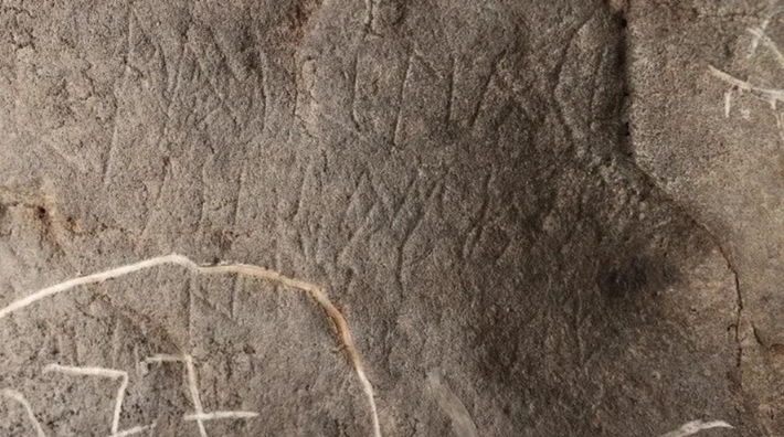 Các nhà nghiên cứu cho biết, hang động Cova de les Dones này là một trong những địa điểm Thời Kỳ Đồ Đá Cũ quan trọng nhất, nếu không muốn nói là quan trọng nhất, xung quanh Địa Trung Hải vì đã có nhiều bằng chứng cho thấy việc sử dụng liên tục từ thời tiền sử đến thời La Mã cổ đại. Ảnh: @Alberto-g-rovi.