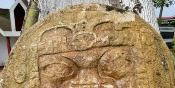 Mỗi phiến đá tròn được trang trí bằng dấu chân, vương miện, thánh giá Olmec và hình tượng báo đốm, với hình ảnh miệng há hốc của các vị lãnh đạo làm gợi nhớ đến huyền thoại "tiếng gầm của báo đốm" trong lịch sử bản địa cổ xưa của Mexico. Ảnh: @Đại học Quốc gia Mexico.