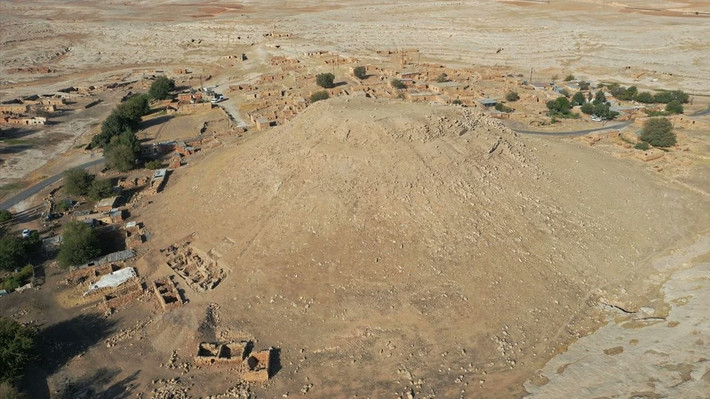 Các nhà khảo cổ học đã phát hiện ra một công trình kiến ​​trúc 3.000 năm tuổi tại địa điểm khảo cổ cổ đại Sogmatar ở phía đông nam Thổ Nhĩ Kỳ. Ảnh: @Tiến sĩ Süheyla İrem Mutlu.