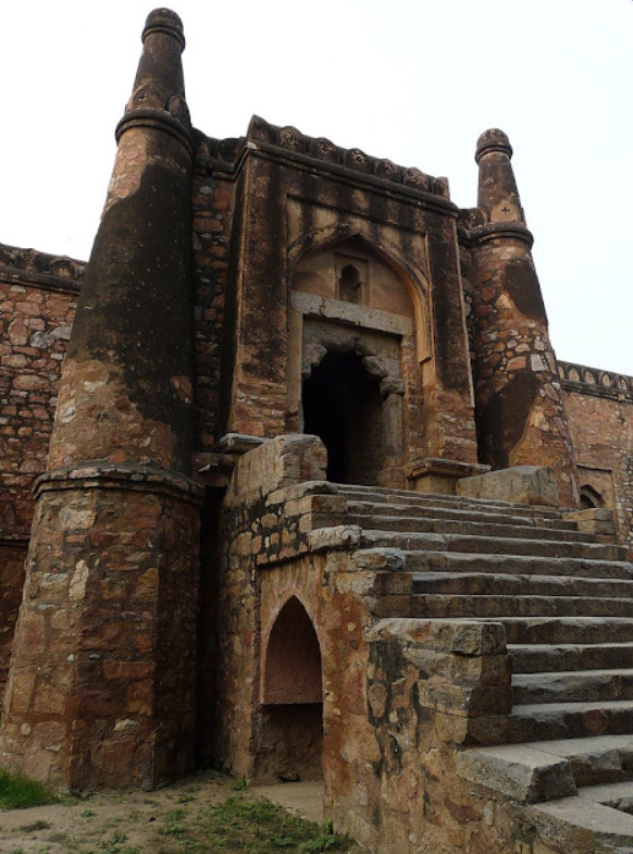 Công trình này được xây dựng dưới thời Tughluqs, với kiến ​​trúc giống như lâu đài. Ảnh: @Cục Khảo cổ học Ấn Độ.