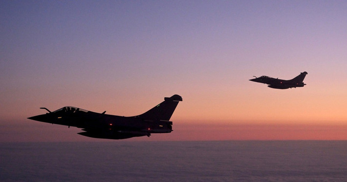 Bộ Chỉ huy Tác chiến Ba Lan cho biết, toàn bộ hành trình của các vật thể lạ đã được theo dõi liên tục bằng radar và các phương tiện trinh sát kỹ thuật khác. Trong khi chưa thể xác định rõ bản chất các vật thể, quân đội Ba Lan đã chủ động triển khai các biện pháp phòng ngừa, nhằm bảo đảm an toàn cho khu vực dân cư và hoạt động hàng không dân dụng.