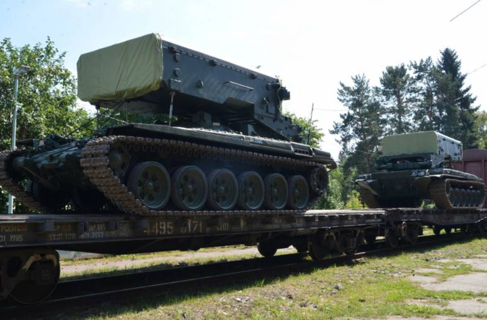 Bộ chống máy bay không người lái này có mục đích bảo vệ Hệ thống bắn tên lửa hạng nặng TOS-1A Solntsepek khỏi cả hoạt động trinh sát trên không, và giúp hệ thống tránh luôn khỏi các cuộc tấn công trực tiếp bằng máy bay không người lái từ phía Ukraine. Ảnh: @Army Recognition.