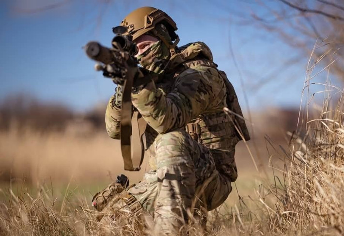 Việc giành quyền kiểm soát Minkovka được đánh giá mang ý nghĩa chiến thuật đặc biệt quan trọng, bởi điều này sẽ cho phép quân đội Nga xuyên thủng lớp phòng thủ ngoài cùng của đối phương, làm suy yếu khả năng kháng cự và mở rộng không gian tác chiến cho các mũi tiến công trực tiếp hướng về trung tâm cụm đô thị.