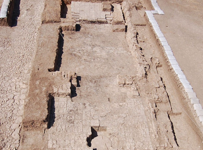 Cụ thể, trong quá trình khai quật tại gò Tell Tayinat ở Hatay, Thổ Nhĩ Kỳ, các chuyên gia đến từ trường Đại học Toronto bất ngờ tìm thấy một cổ vật lạ. Ảnh: @Đại học Toronto.