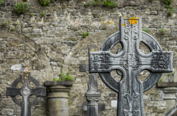 Sự đa dạng về hiện vật được tìm thấy trong ngôi mộ này khiến các nhà khảo cổ học nghi ngờ rằng, người được chôn cất tại đây từng có địa vị cao trong xã hội lúc bấy giờ. Ảnh: @Cơ quan Bảo vệ Di tích Bavaria.