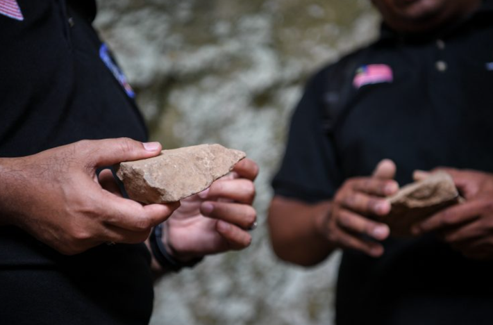 Nếu các hiện vật này thực sự có niên đại 17.000 năm tuổi thì điều đó có nghĩa là khu định cư ở Gunung Pulai này là một trong những khu định cư lâu đời nhất ở Malaysia.