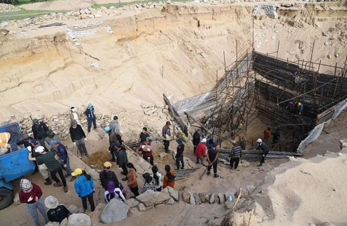 Khi tiến hành khai quật tại khu vực này, các nhà khảo cổ học Trung Quốc và Mông Cổ bắt tay nhau hợp tác thăm dò thì tìm thấy quần thể chôn cất cổ xưa độc lạ. Ảnh: @Tiến sĩ Lan Wanli.