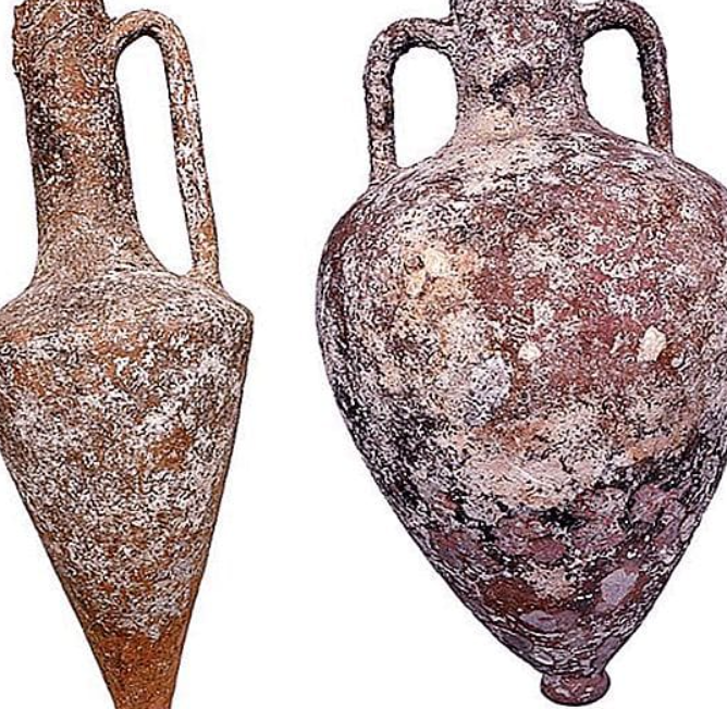 Phần lớn trong 22 chiếc bình gốm cổ này có thiết kế miệng hẹp, hai quai. Ảnh: @Quỹ Nghiên Cứu Khảo Cổ RPM Maritime Foundation.