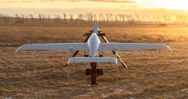 Mới đây, Nhà phát triển máy bay không người lái Raybird của Ukraine, Skyeton, đã hợp tác với công ty công nghệ quốc phòng Harmattan AI của Pháp để nâng cấp máy bay không người lái (UAV) Raybird bằng trí tuệ nhân tạo (AI) tiên tiến và các cảm biến cấp quân sự. Ảnh: @Skyeton.