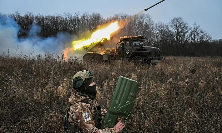 Ngày 20/01, Lực lượng vũ trang Nga được ghi nhận đã mở một hướng tiến công hoàn toàn mới tại vùng Kharkiv, làm thay đổi đáng kể cục diện chiến sự ở miền đông bắc Ukraine. Theo các nguồn phân tích từ phía Kiev, quân đội Nga đã kiểm soát làng Dehtyarne và tiếp tục gia tăng sức ép quân sự lên các khu vực lân cận, trong đó có làng Nesterne.