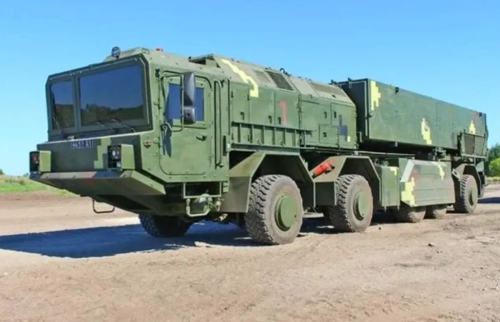 Ông Zelensky đã xử lý tình huống rất khôn ngoan với các phóng viên. Ông xác nhận "chúng ta đã bắt đầu sử dụng nó", nhưng giữ kín thông tin về số lượng tên lửa hay bệ phóng. Ảnh: @ militarnyi.