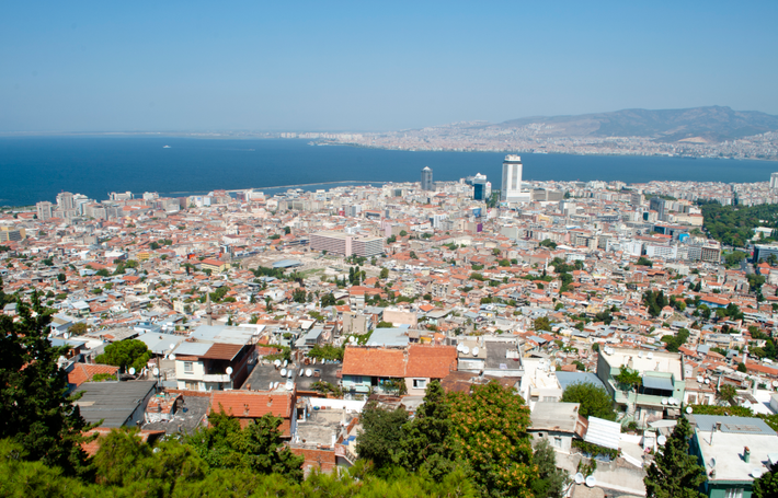 Trong quá trình khai quật khảo cổ tại Gò Ulucak ở Izmir, thành phố đông dân thứ ba của Thổ Nhĩ Kỳ, các chuyên gia đến từ trường Đại học Trakya bất ngờ tìm thấy nhiều vật thể lạ. Ảnh: @Đại học Trakya.