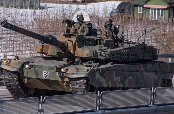 Xe tăng K2 Black Panther chính xác là gì ? Về bản chất, có thể nói đây là sản phẩm công nghệ quân sự quốc phòng của Hàn Quốc mà đáp ứng được những yêu cầu ngày càng cao của chiến tranh thiết giáp hiện đại. Ảnh: @ Korea JoongAng Daily.