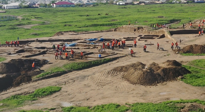 Trong quá trình khai quật tại di chỉ khảo cổ Kultobe của Kazakhstan, các chuyên gia đến từ Viện Nghiên cứu Văn hóa Kazakhstan bất ngờ tìm thấy thêm nhiều cổ vật nhỏ kỳ lạ. Ảnh: @ Viện Nghiên cứu Văn hóa Kazakhstan.